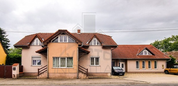Csaldi hz + zlet + lovarda Csepregen! (5.000m2 udvarral )
