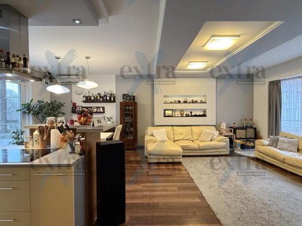 Csal�di h�z a belv�ros perem�n