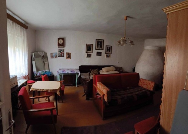 Csal�di h�z a v�ros k�zep�n