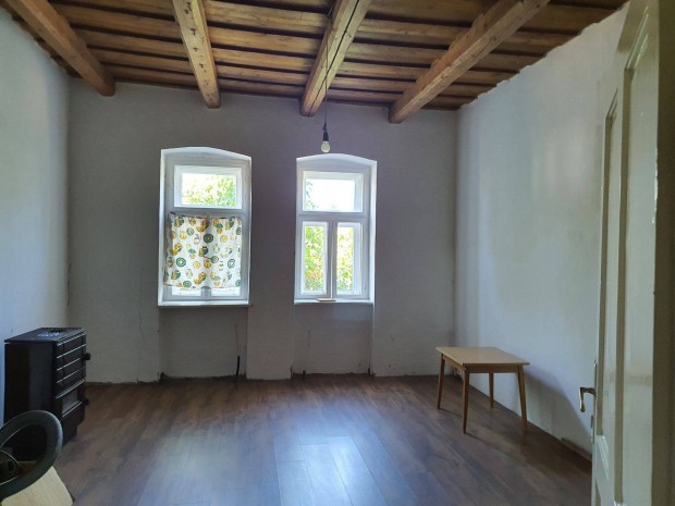 Csal�di h�z elad� Barab�sban