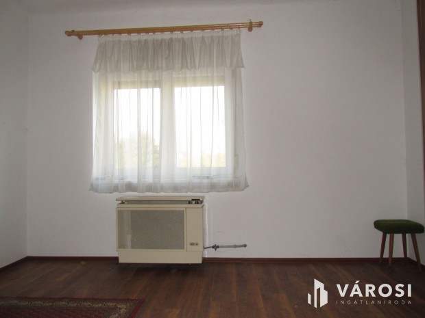 Csal�di h�z elad� �rsekvadkert egyik legjobb r�sz�n