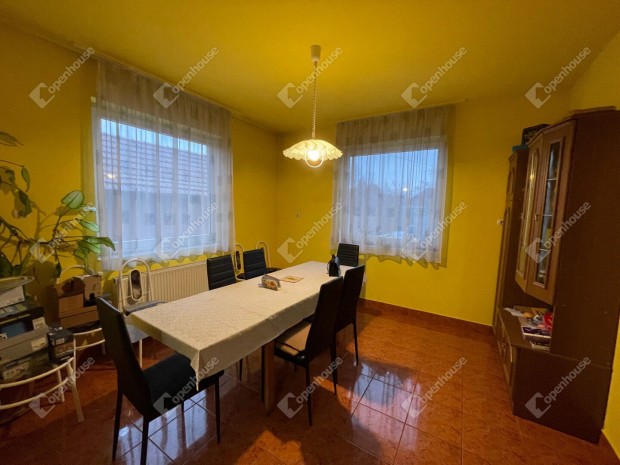 Csal�di h�z elad� Hajd�b�sz�rm�nyben sz�v�ben!