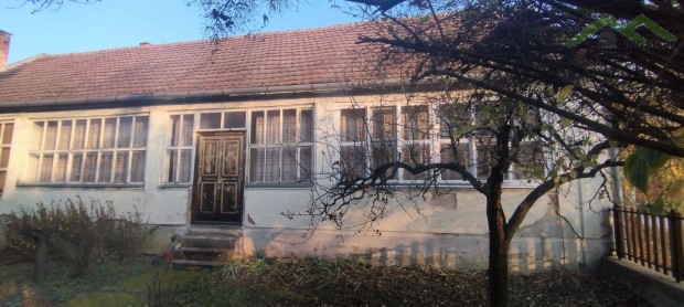 Csal�di h�z elad� K�s�don!