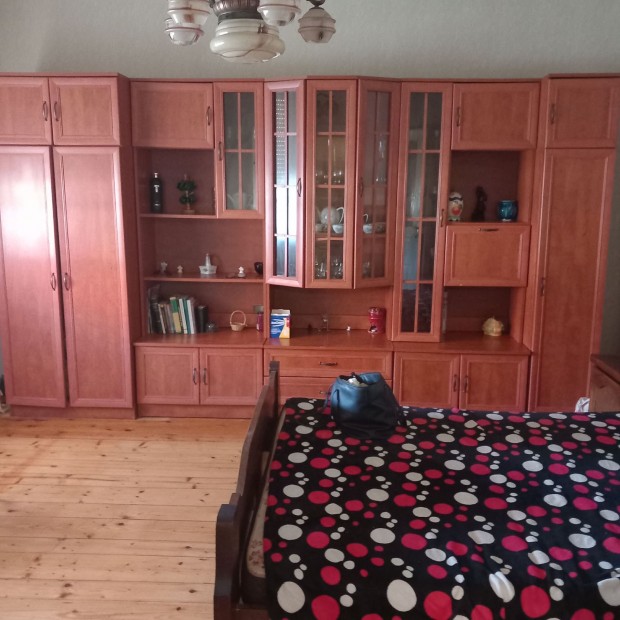 Csal�di h�z elad� M�tranov�kon