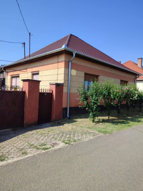Családi ház eladó Mikepércs - Hajdú-Bihar