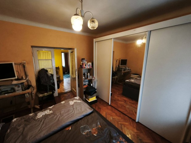 Csal�di h�z elad� Szolnokon!