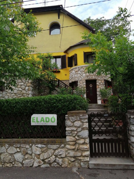 Csal�di h�z elad�, Miskolctapolc�n