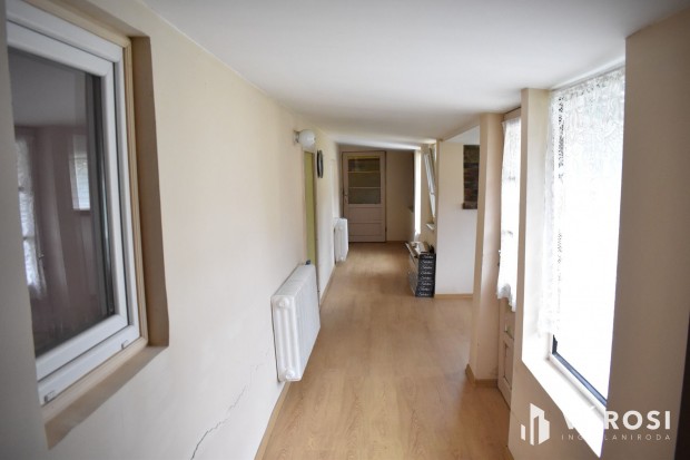 Csal�di h�z jamin�ban a horg�szt� mellett!