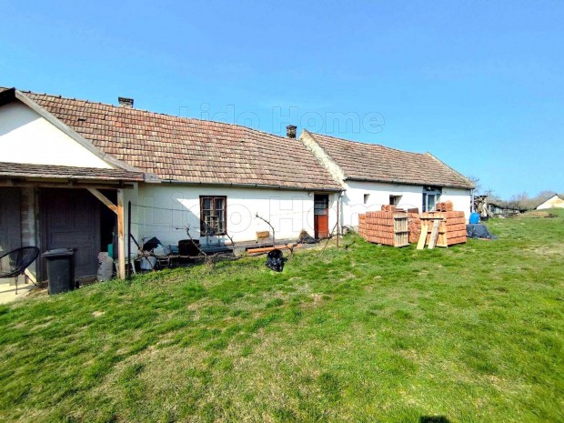 Csal�di h�z nagy lehet�s�gekkel