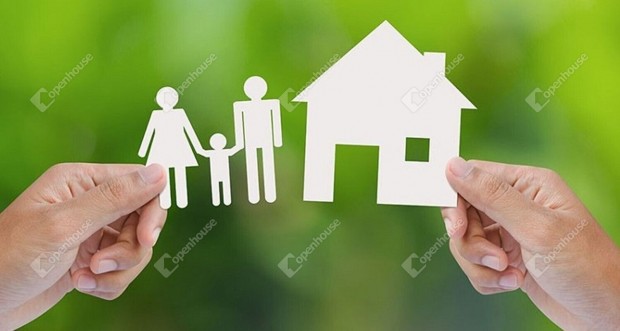 Csal�di h�zas �vezetben telek elad�!