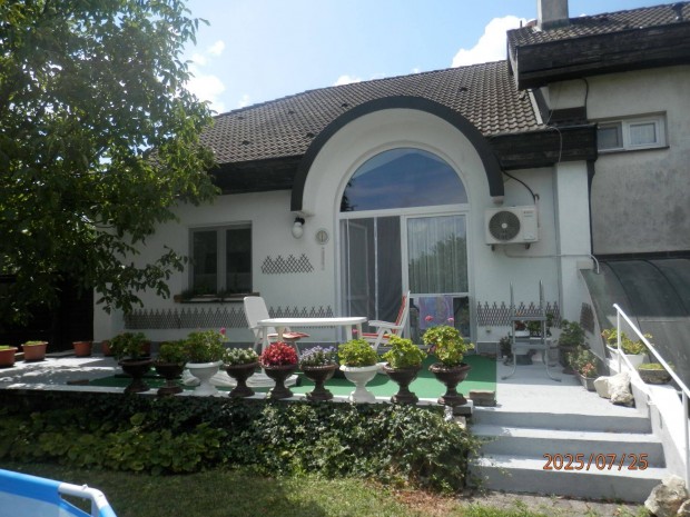 Csal�dih�z elad�s