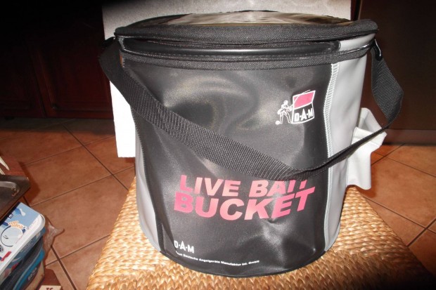 Csalihal tart� /�sszecsukhat�, cipz�ras + szell�ztet� motor/