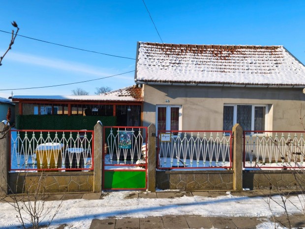 Csan�dpalot�n, elad� egy 60 nm-es t�gla�p�t�s�, sz�raz, kl�m�s, 2 szob