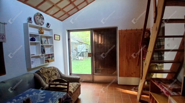 Csat�ri elad� 2078 nm-es telek