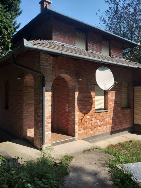 Csatkai csal�di h�z/nyaral� sz�p k�rnyezetben, patakparton