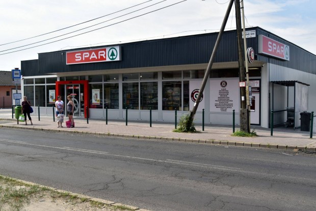 Csemegepultos, p�nzt�ros koll�g�t keres�nk, brutt� 417.000.- Ft/h�