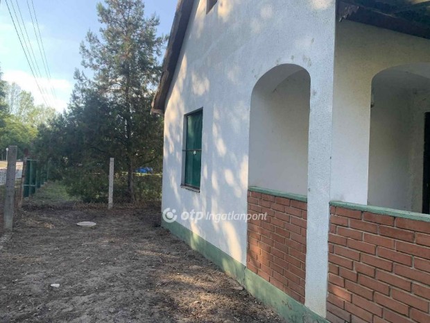 Csem�i 46 nm-es h�z elad�