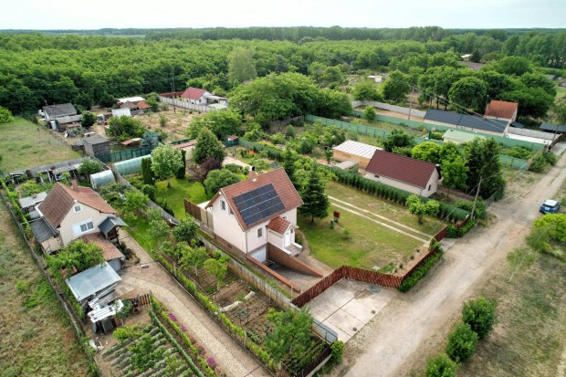 Csend, zöld, fenntartható ház Debrecen peremén a Vekeri tó közelében