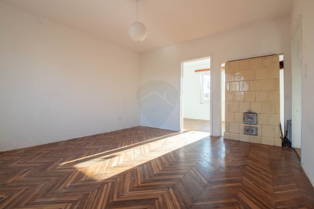 Csend �s lehet�s�g egy helyen  ikerh�z elad� Kisparnakpuszt�n!