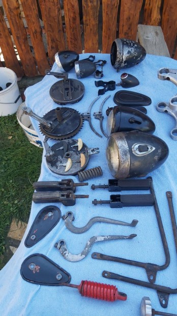 Csepel125 alkatrészek eladók!