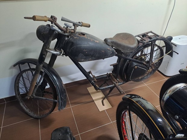 Csepel 100 Csepel 125 lemezvill�s