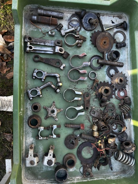 Csepel 125 danuvia  alkatrszek 