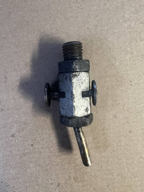 Csepel 125 gy�ri tol�s �zemanyagcsap