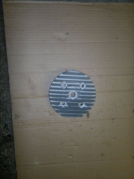 Csepel 125 gy�ngy�z�tt hengerfej