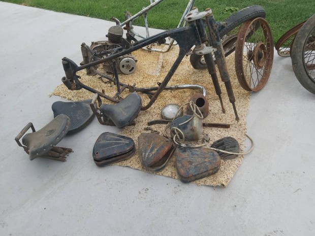 Csepel 125 kipufog knyk elad