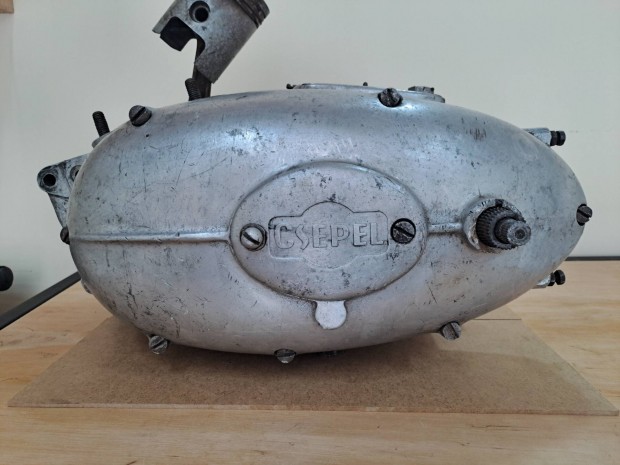 Csepel 250 blokk