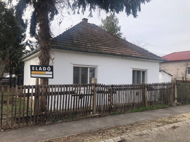 Csepel-Kir�lyerd� Matr�z u. 8. elad� csal�di h�z