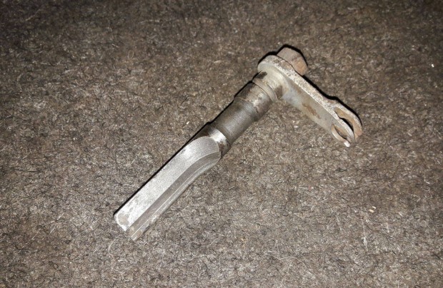 Csepel / Danuvia gy�ri komplett kuplung kinyom� tengely