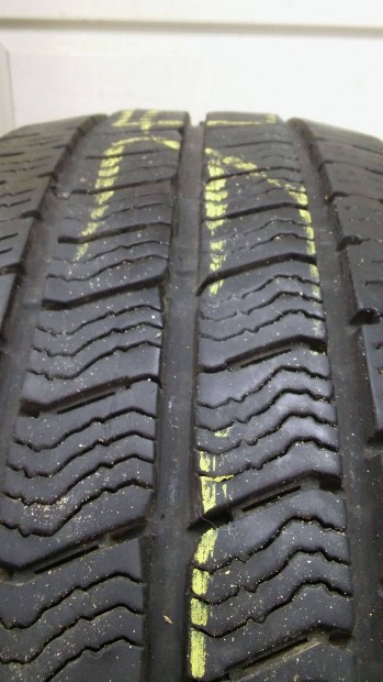 Csere érdekel! 2db 215/65 R16 C Teherautó gumi DOT 0822 (2022) 7mm 2db