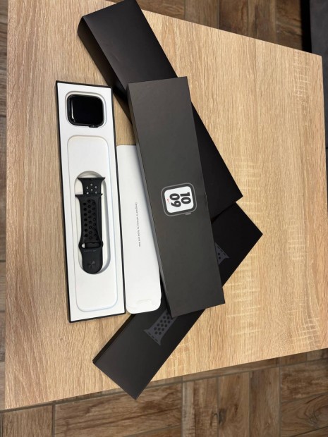 Csere vagy elad Apple watch se 44 mm-es!!