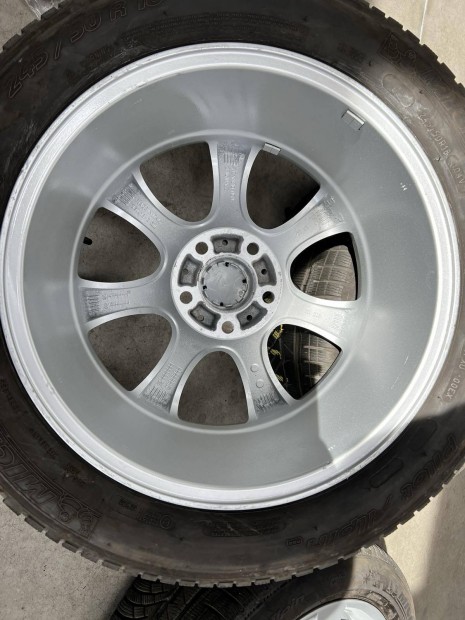 Cserlhet Bmw gyri 18" felni 245/50 r18 Michelin Alpin tligumival!