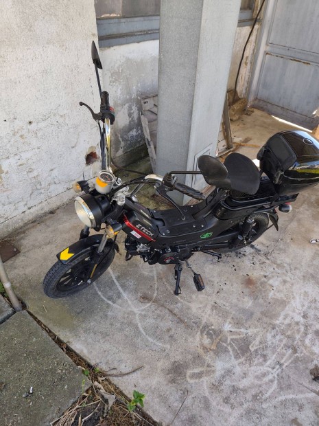 Cserélném elektromos robogó kerékpára!Csak csere!