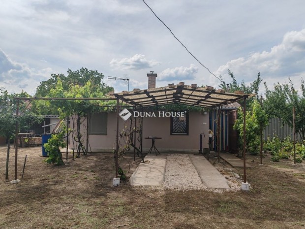 Cserkesz�l�i 38 nm-es h�z elad�