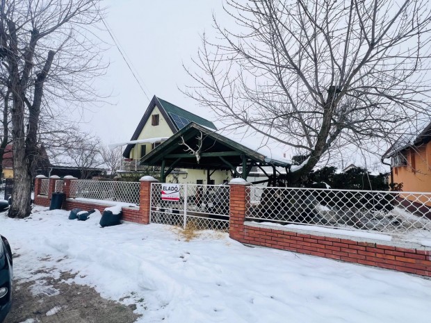 Cserkesz�l�n csal�di h�z elad�