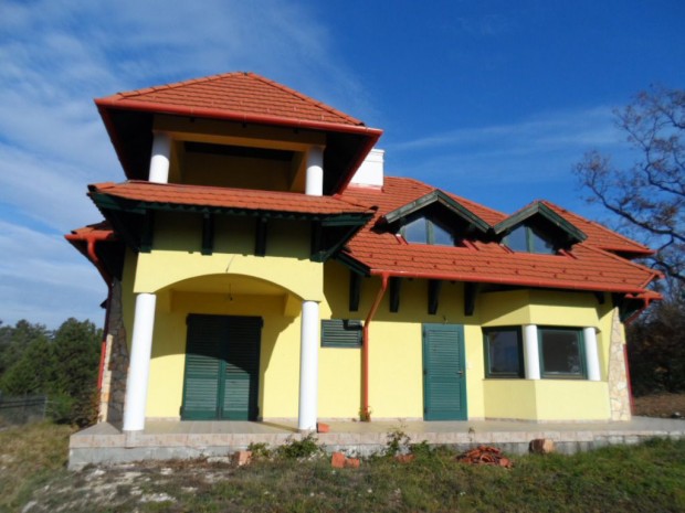 Cserszegtomajon oxig�n d�s k�rnyezetben term�szet k�zeli h�z elad�