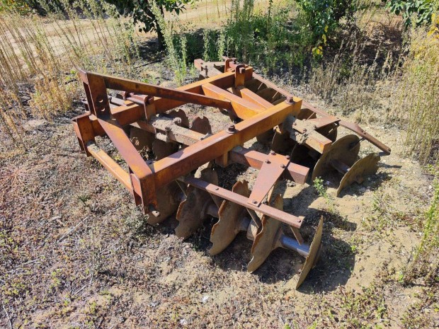 Cseszregi t�rcsa elad�