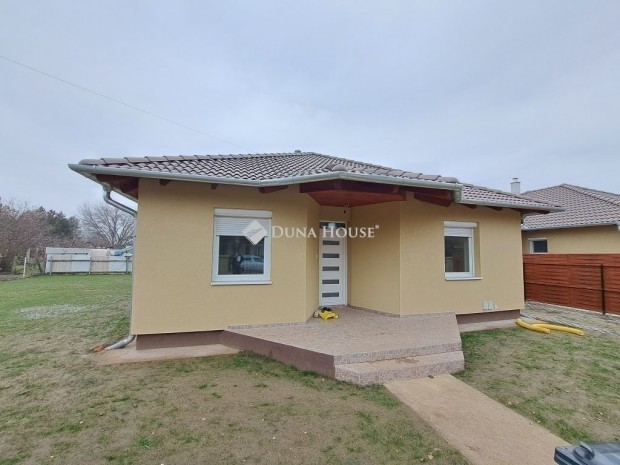 Cs�vharaszti 102 nm-es h�z elad�