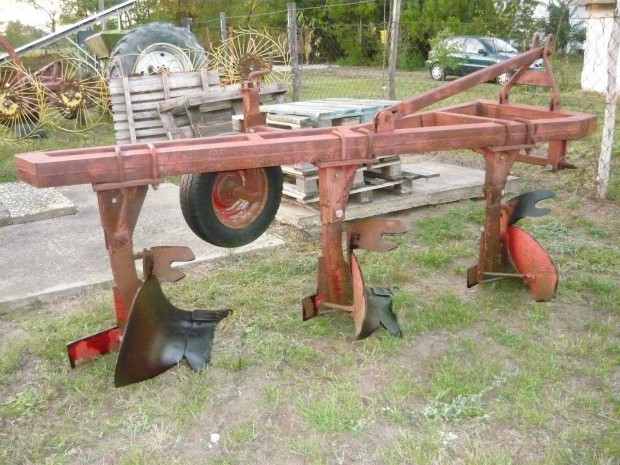 Cs�lyosi eke elad�