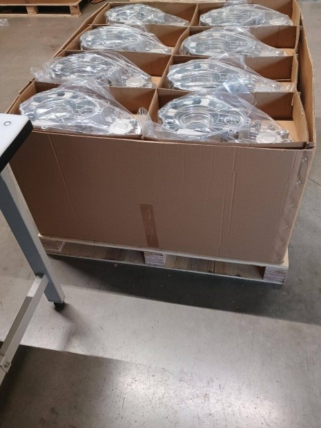 Csomagol� munkat�rsat keres�nk �ll�n rakt�ri munk�ra