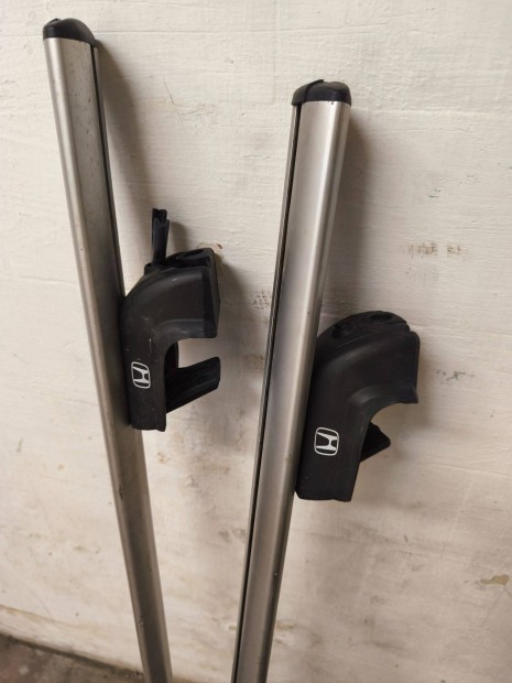 Csomagtart� - keresztl�c