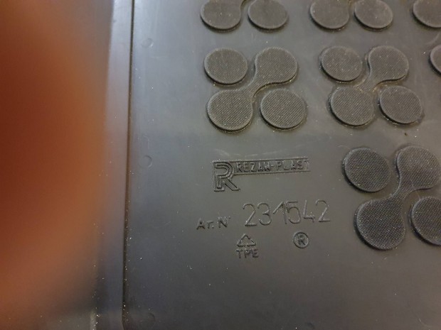 Csomagt�r t�lca kombi Skod�hoz