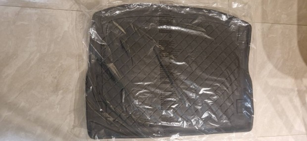 Csomagtrtlca suzuki sx4