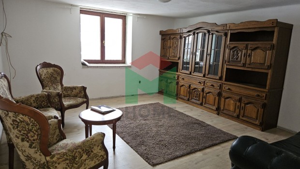 Cs�mendi csal�di h�z m�hellyel