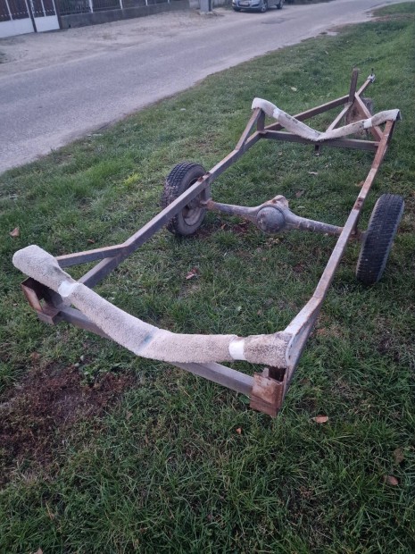 Csónakszállító utánfutó sólyakocsi hajótároló kocsi