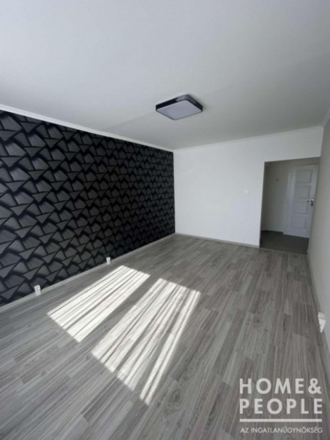 Csongrád Luxus panel lakás Eladó!