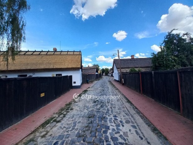 Csongr�di 888 nm-es telek elad�